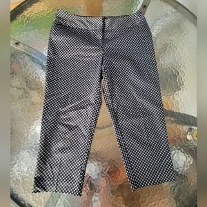 Size 8 Worthington Comfy Summer Capris